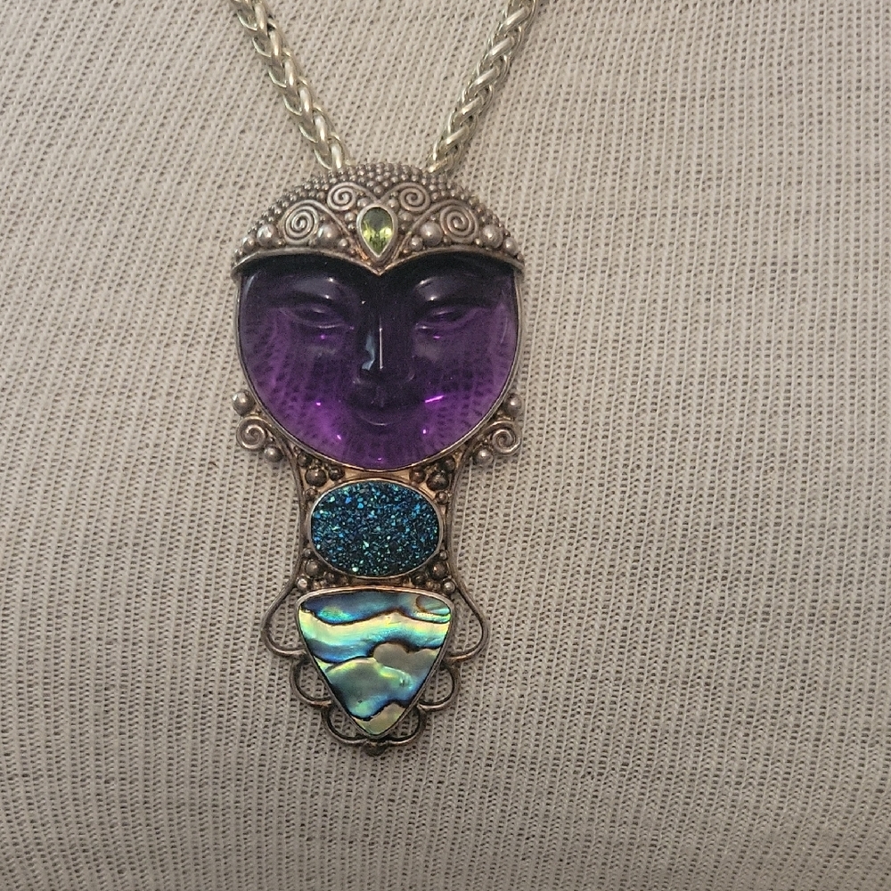 Elegant Purple and Blue Pendant Necklace